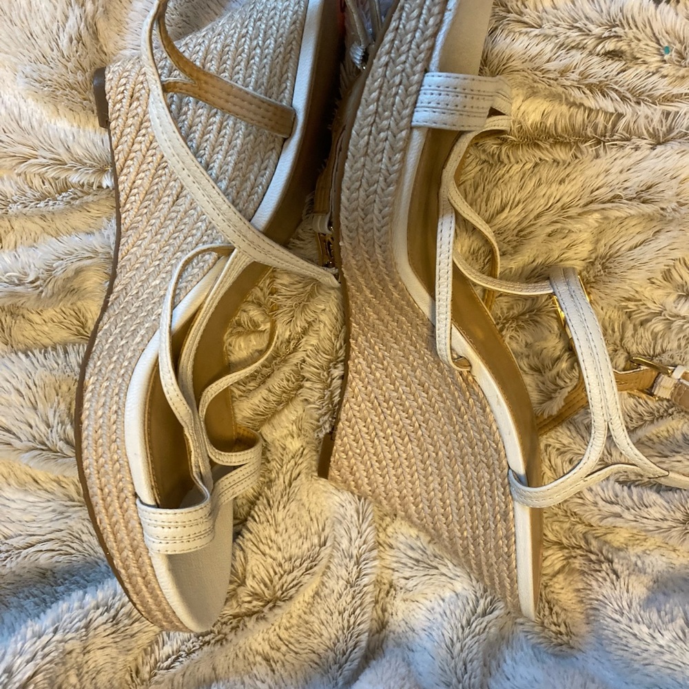 White Michael Kors Wedges with gold details new - Picture 5 of 7
